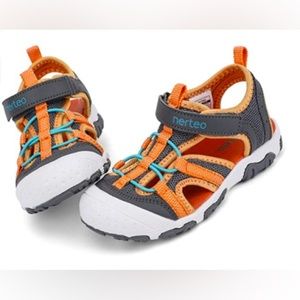 NERTEO SANDALS SIZE 8/9